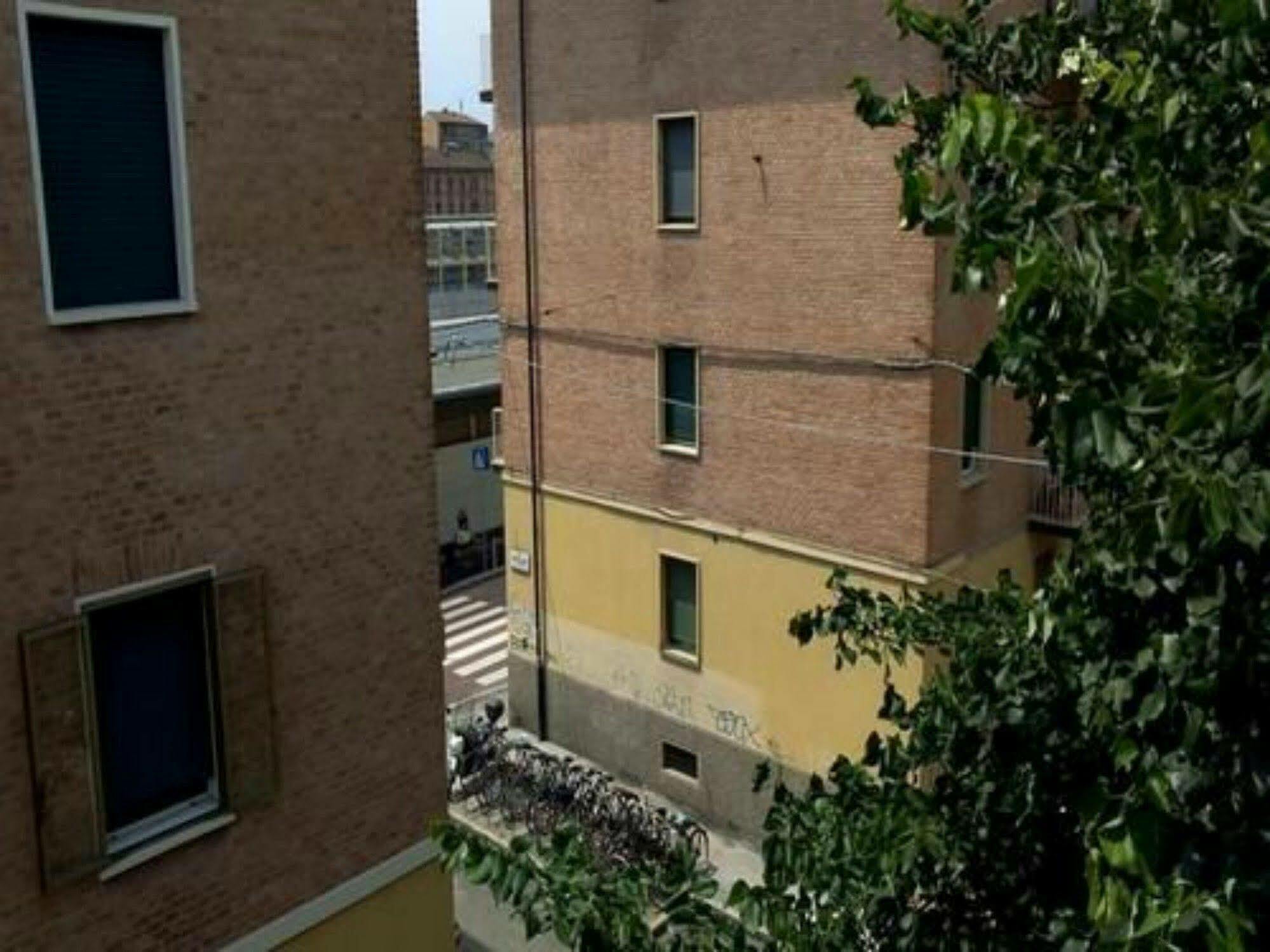 Stazione Centrale Bed and Breakfast Μπολόνια Εξωτερικό φωτογραφία